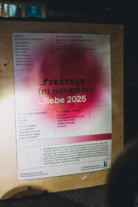 Plakat freitags im November